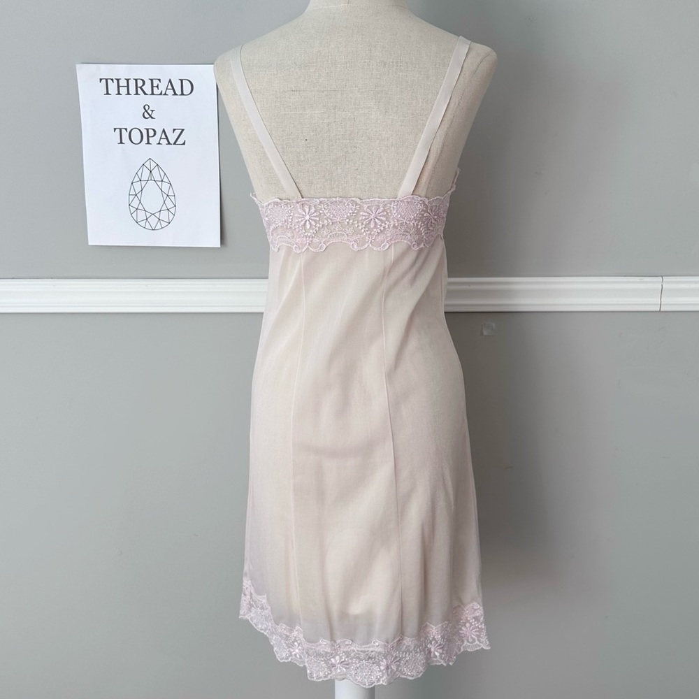 Vintage 60s Nylon Lace Slip Nude Peach Small - Picture 4 of 9